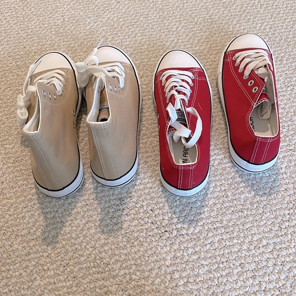 BRAND NEW Jenn Ardor Sneakers.  Size 7, high tops in khaki, flats in red size 7 - Picture 3 of 7